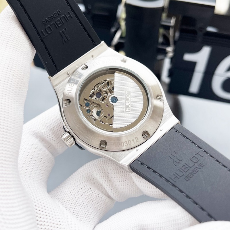 Hublot Big Bang Carbon Fiber Body Unique Style and Exquisite Craftsmanship-7