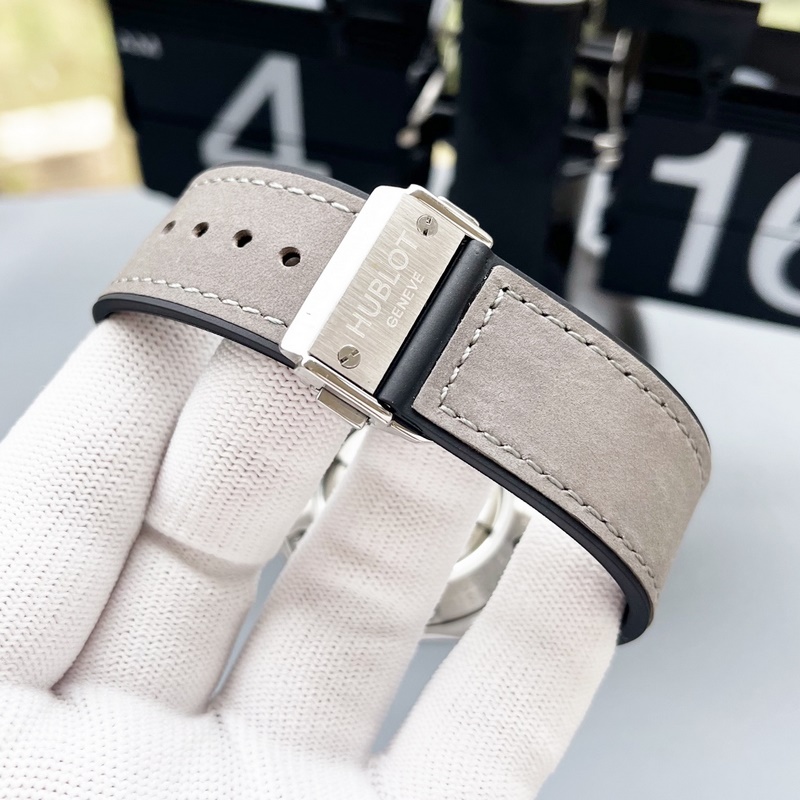 Hublot Big Bang Carbon Fiber Body Unique Style and Exquisite Craftsmanship-8