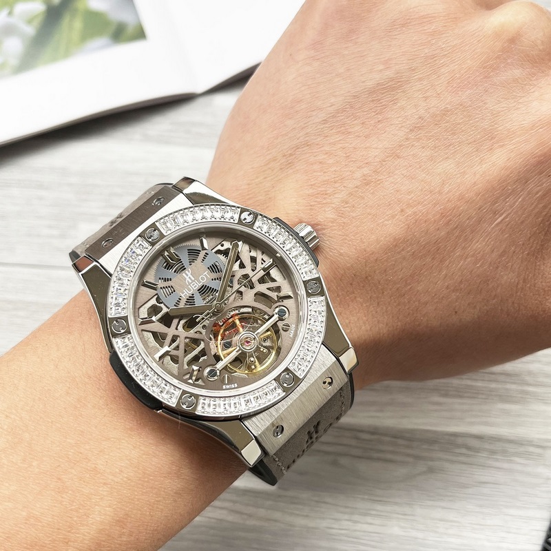 Hublot BIG BANG Carbon Fiber Avant-Garde Craftsmanship&Unique Style-2