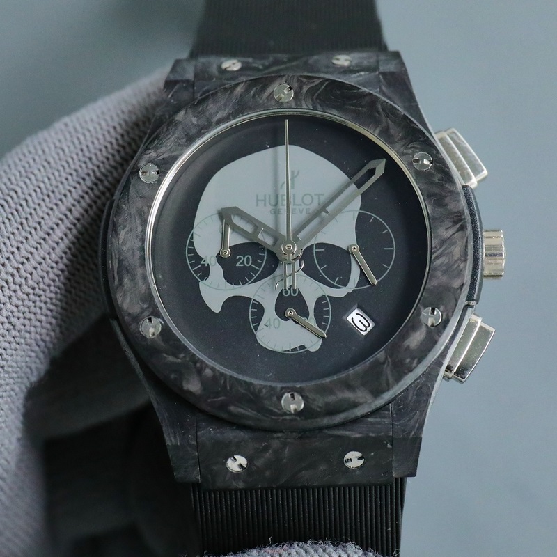 Hublot Classic Fusion 521 Carbon Fiber Men's Replica Watch Quality Timepiece-2