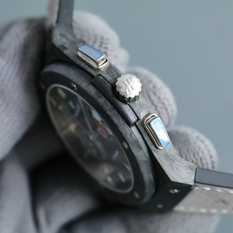 Hublot Classic Fusion 521 Carbon Fiber Men's Replica Watch Quality Timepiece-6
