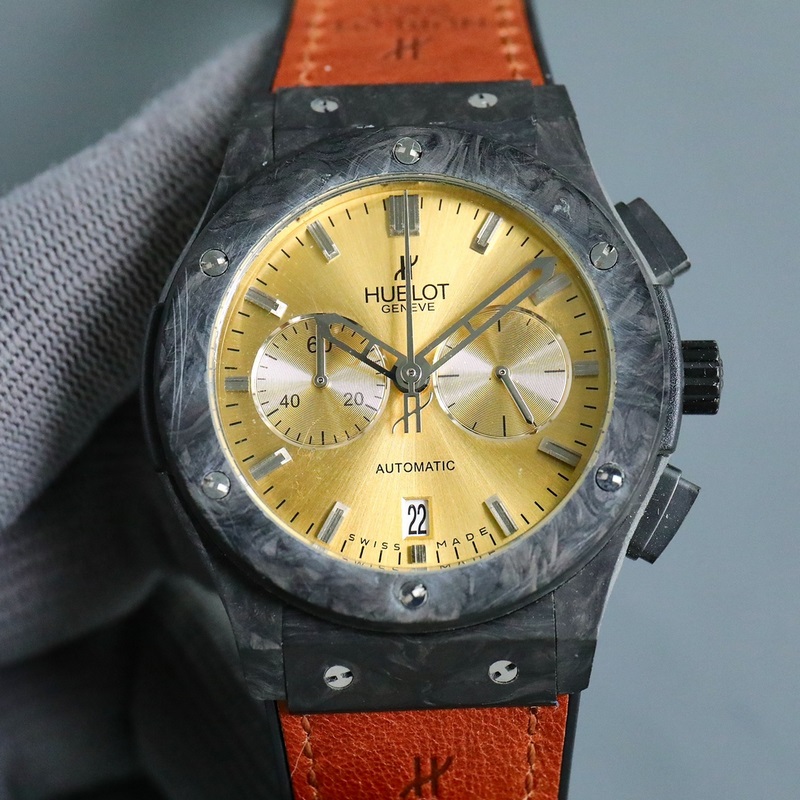 Hublot Classic Fusion 521 Men's Replica Watch Carbon Fiber Case Exquisite Craftsmanship-4