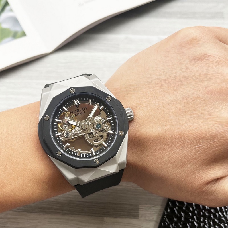 Hublot Big Bang Carbon Fiber Body Unique Craftsmanship High-Quality Design-2