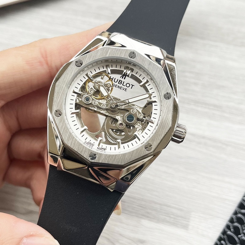 Hublot Big Bang Carbon Fiber Body Unique Craftsmanship High-Quality Design-6