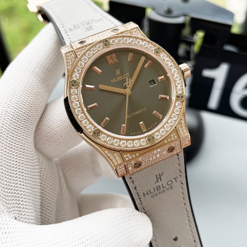 Hublot Big Bang Carbon Fiber Body Avant-Garde Craftsmanship Unique Style-4