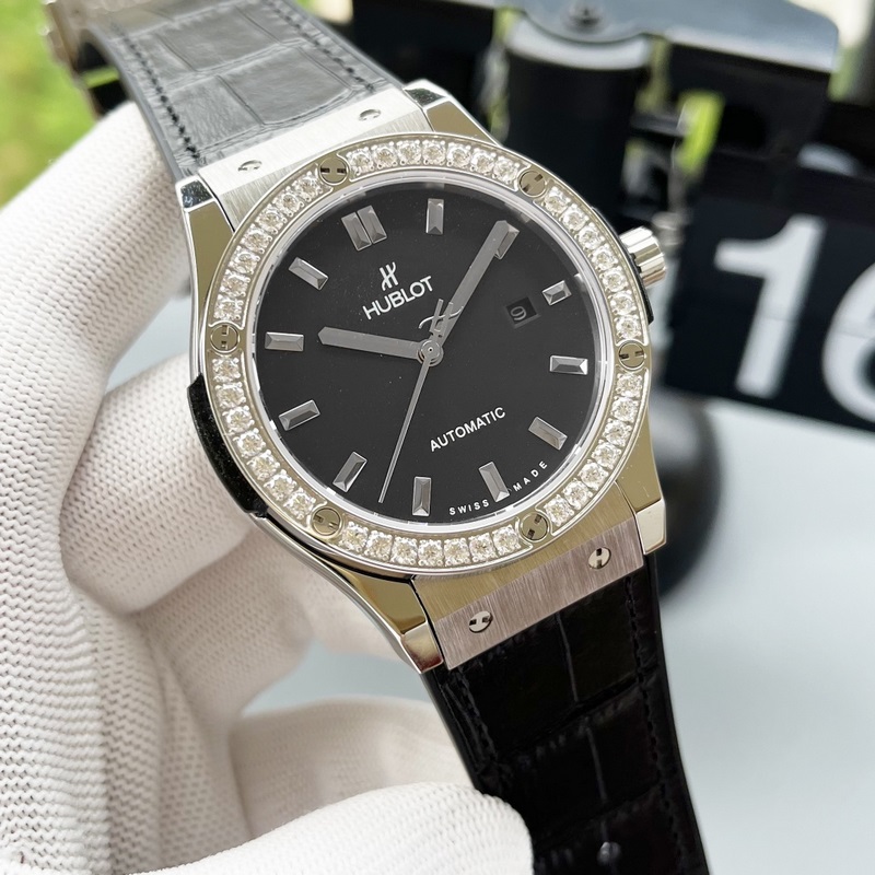 Hublot Big Bang Carbon Fiber Body Unique Design Exquisite Craftsmanship-3