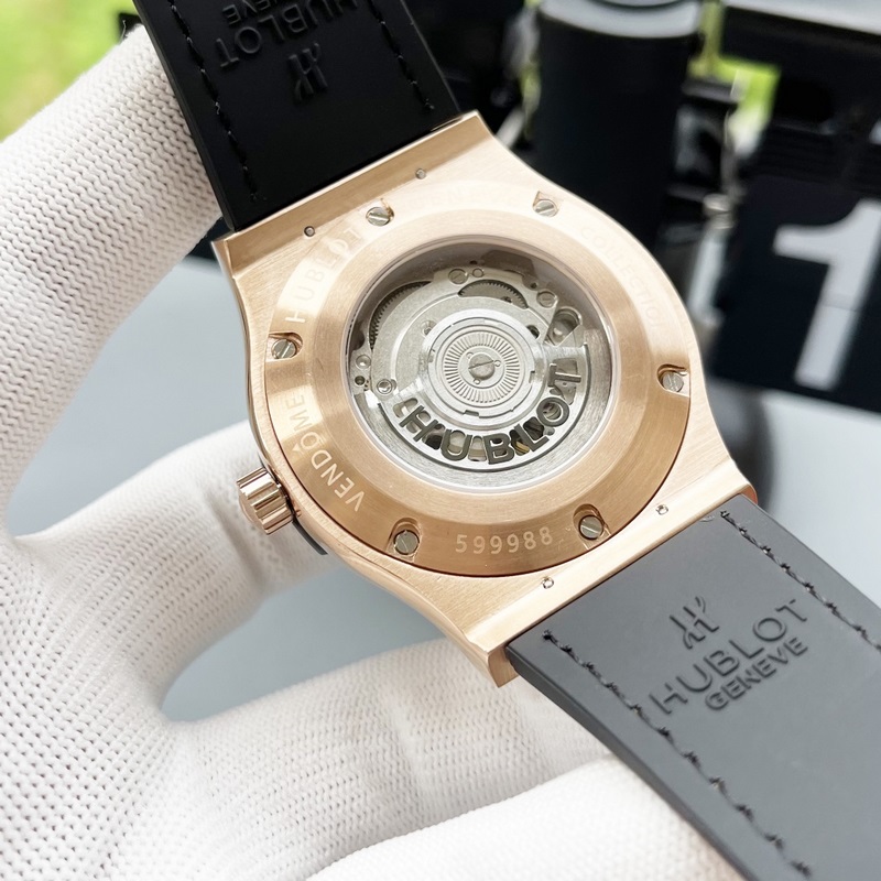 Hublot Big Bang Carbon Fiber Avant-Garde Craftsmanship&Distinctive Style-6