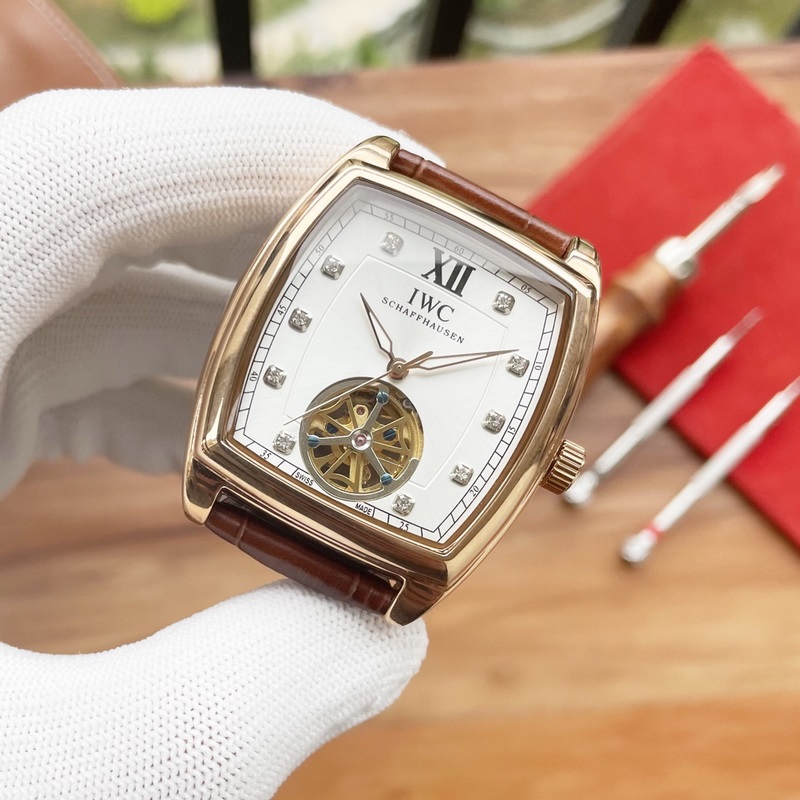 IWC Classic Big Pilot's Replica Watch with Tourbillon Elegant and Exquisite-2