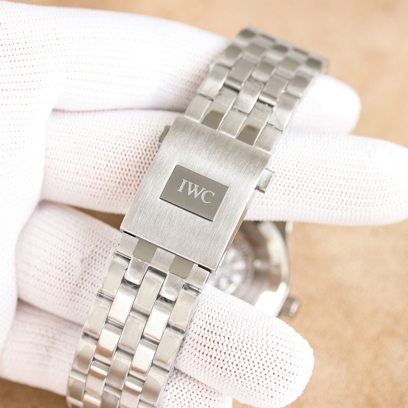 IWC Pilot V7 Stainless Steel Replica Watch Affordable Quality Edition with Strap-7