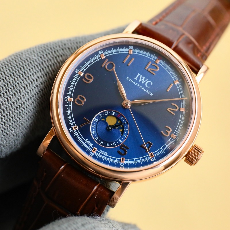 2025 IWC Aquatimer Series with Date and Moon Phase Functions-3