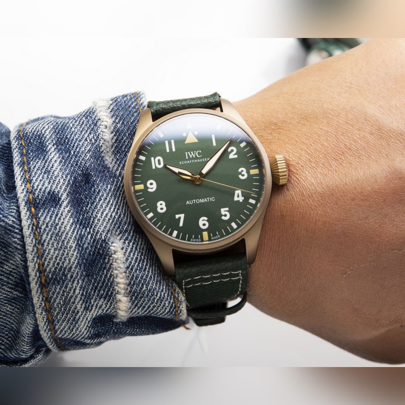 IWC Big Pilot 43mm Men's Replica Watch Bold and Masculine-2