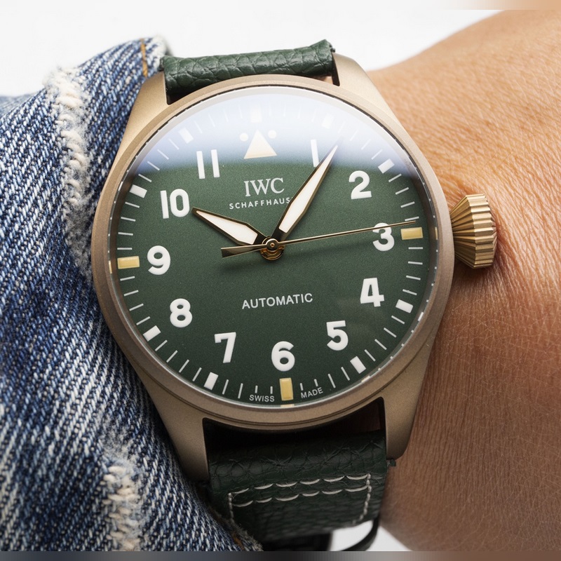 IWC Big Pilot 43mm Men's Replica Watch Bold and Masculine-3