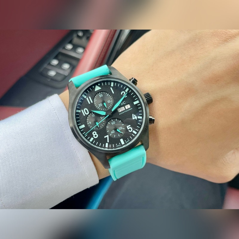 IWC Pilot's Replica Watch Luxury Multifunctional Men's Timepiece Elegant Design-3