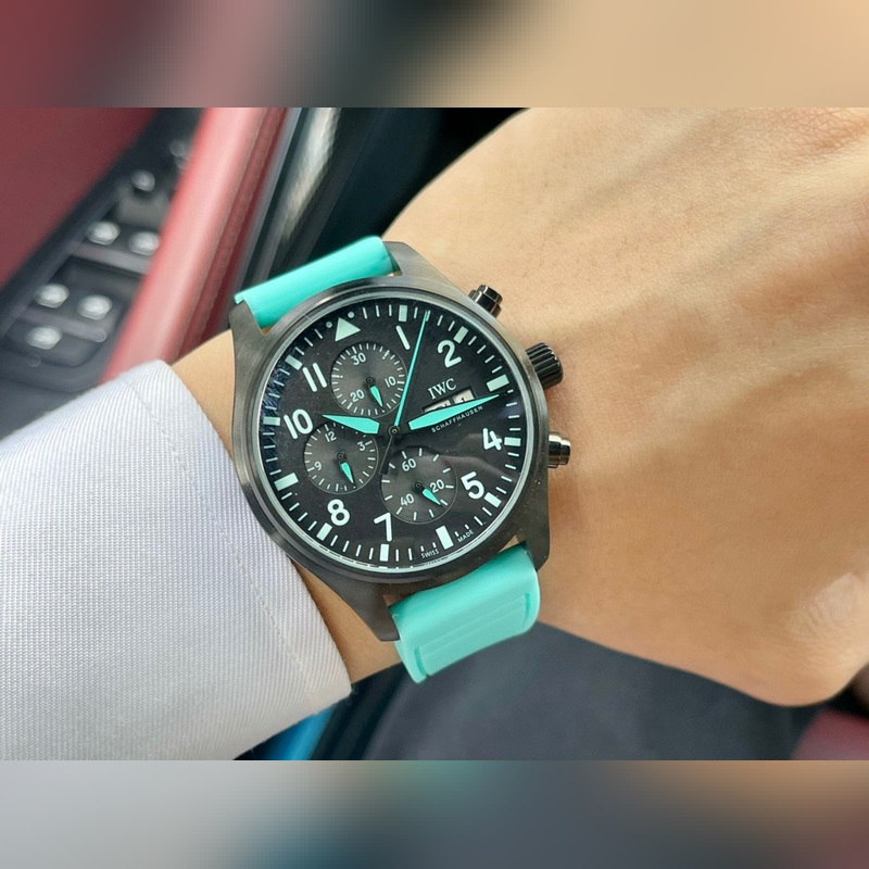 IWC Pilot's Replica Watch Luxury Multifunctional Men's Timepiece Elegant Design-5