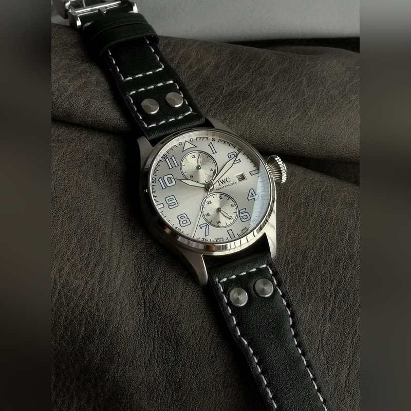 IWC Pilot's Replica Watch Ingenious New Moon Phase Expert with Long Power Reserve-3