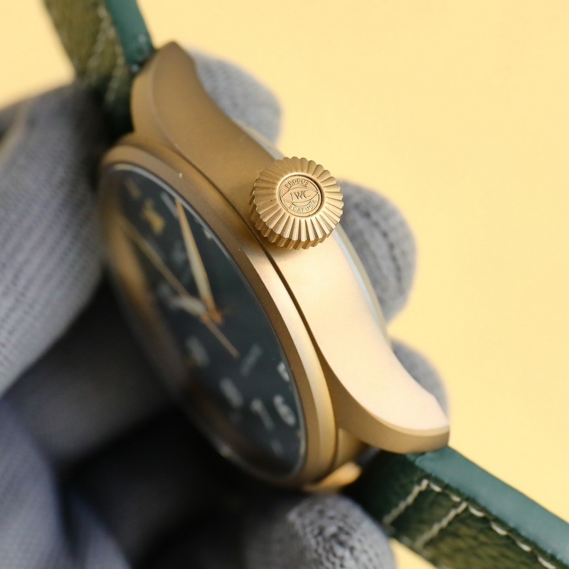 IWC Big Pilot 43mm Bold Design and Robust Quality-6