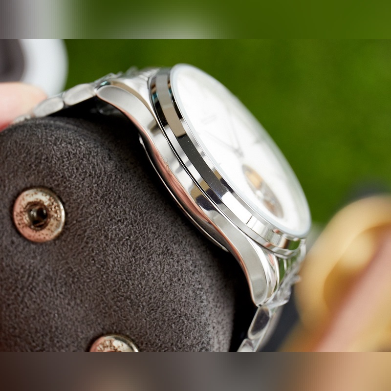 Jaeger-LeCoultre Master Series Tourbillon Men's Replica Watch Luxury Quality-8