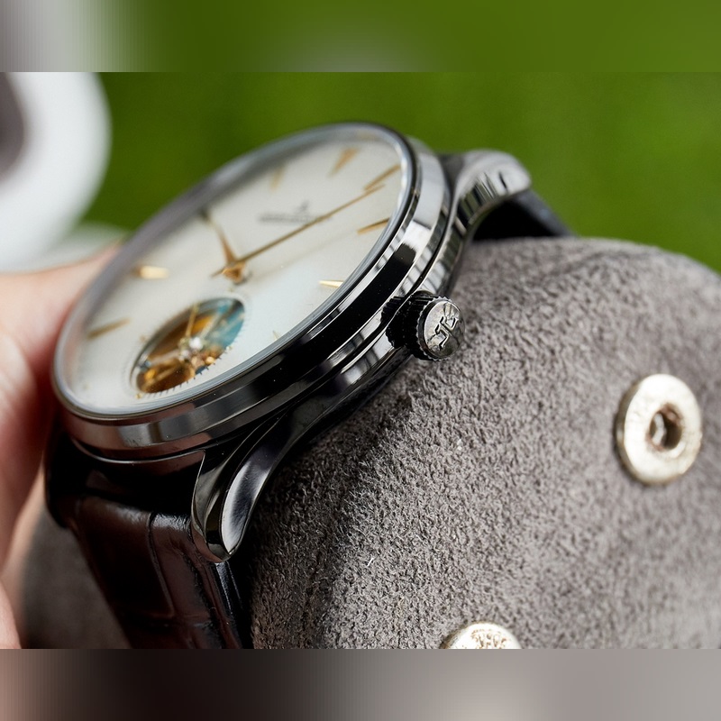 Jaeger-LeCoultre Grande Reverso Tourbillon Men's Replica Watch Luxury-5