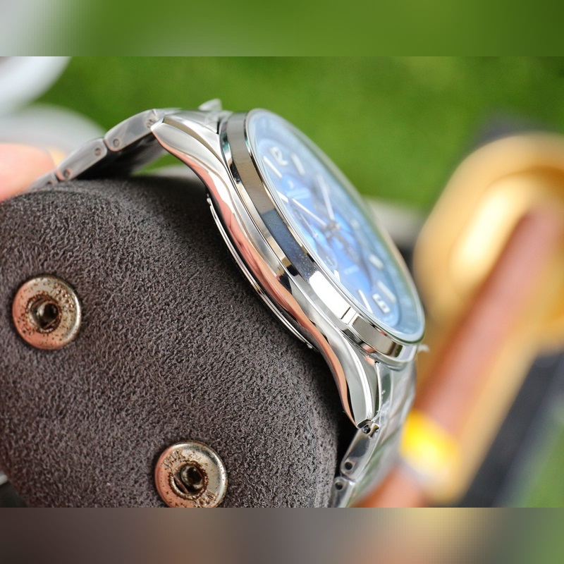 Jaeger-LeCoultre Polaris Men's Replica Watch Multifunctional Design Premium Quality-6