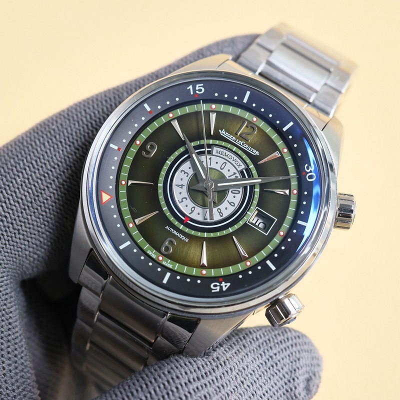 Jaeger-LeCoultre Polaris Calendar Replica Watch Elegant and Sporty Dual-Handle Design-2