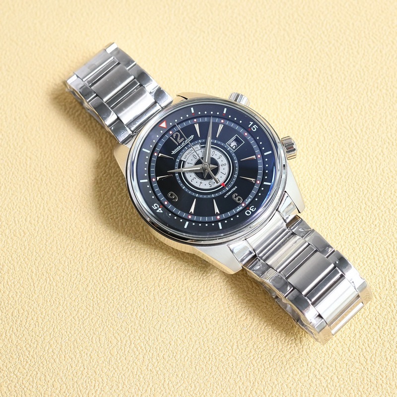 Jaeger-LeCoultre Polaris Calendar Replica Watch Elegant Modern Dual Crown Design-3