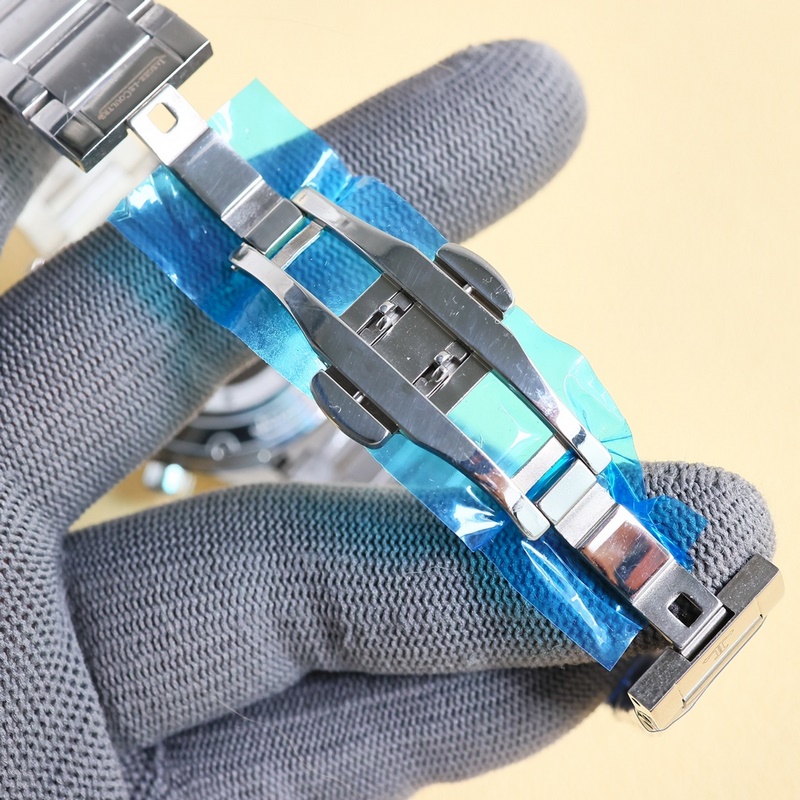 Jaeger-LeCoultre Polaris Calendar Replica Watch Elegant Modern Dual Crown Design-5