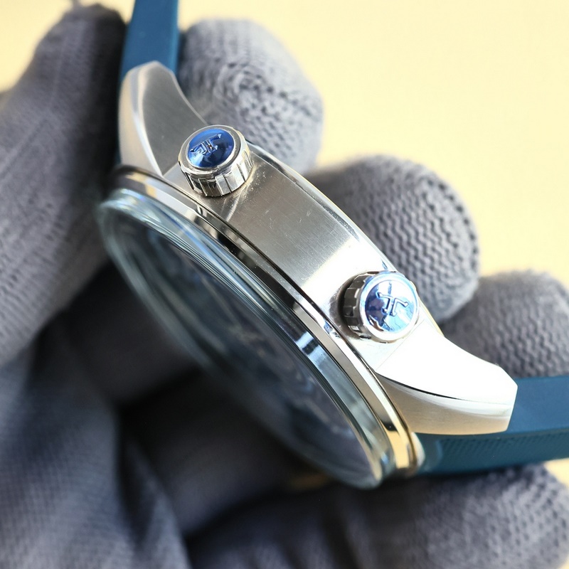 Jaeger-LeCoultre Master 410257 42mm Alarm Replica Watch-5