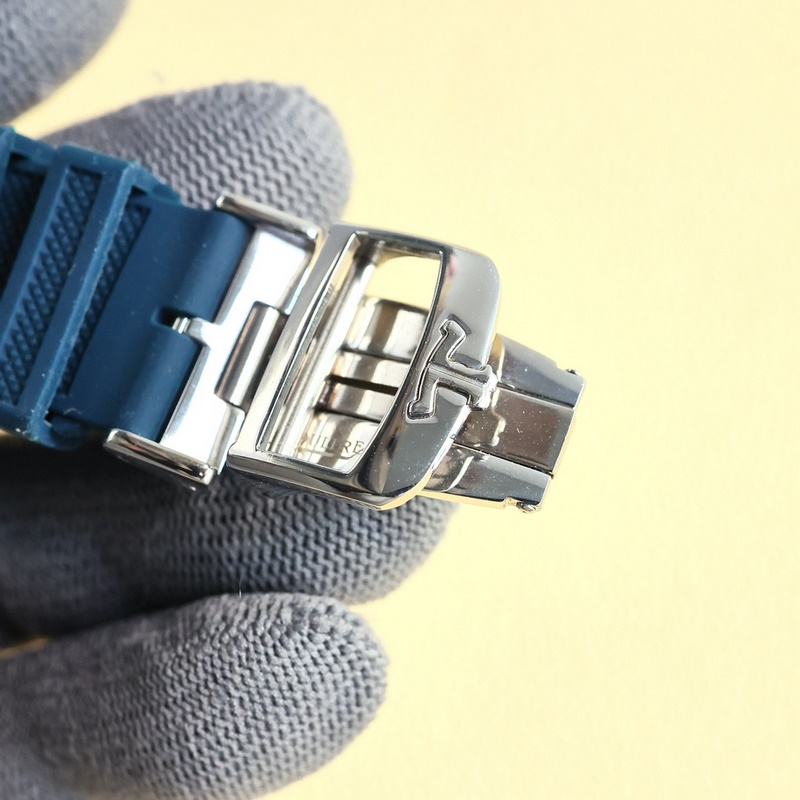 Jaeger-LeCoultre Master 410257 42mm Alarm Replica Watch-6