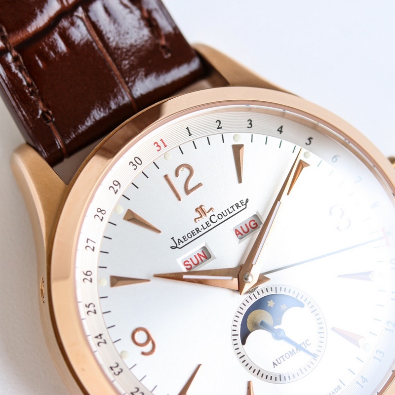 Jaeger-LeCoultre Master Calendar Elegant Timepiece with Essential Features-4
