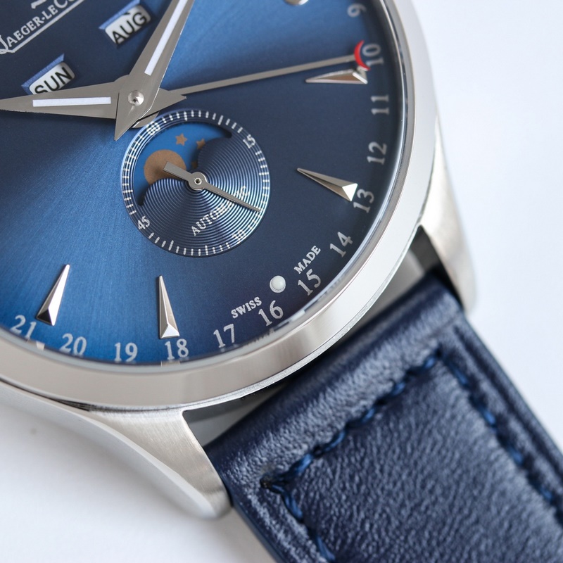 Jaeger-LeCoultre Master Calendar Elegant Swiss Replica Watch with Essential Features-4