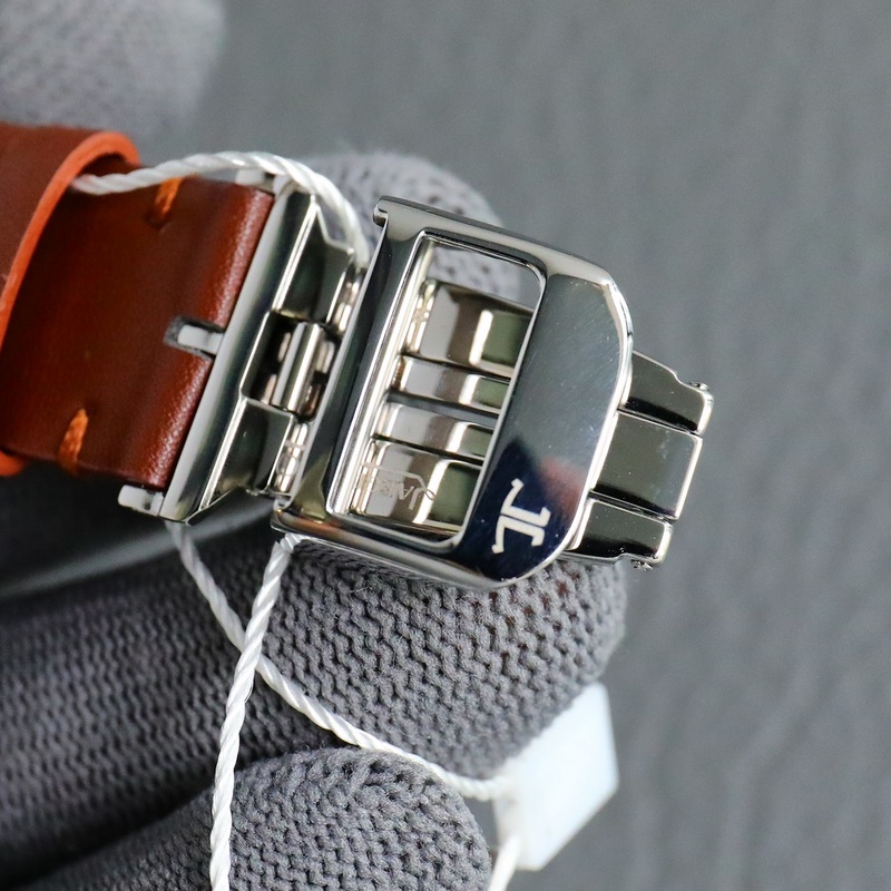 Jaeger-LeCoultre Master Series Factory Crafted Timepiece with Quality Details-7