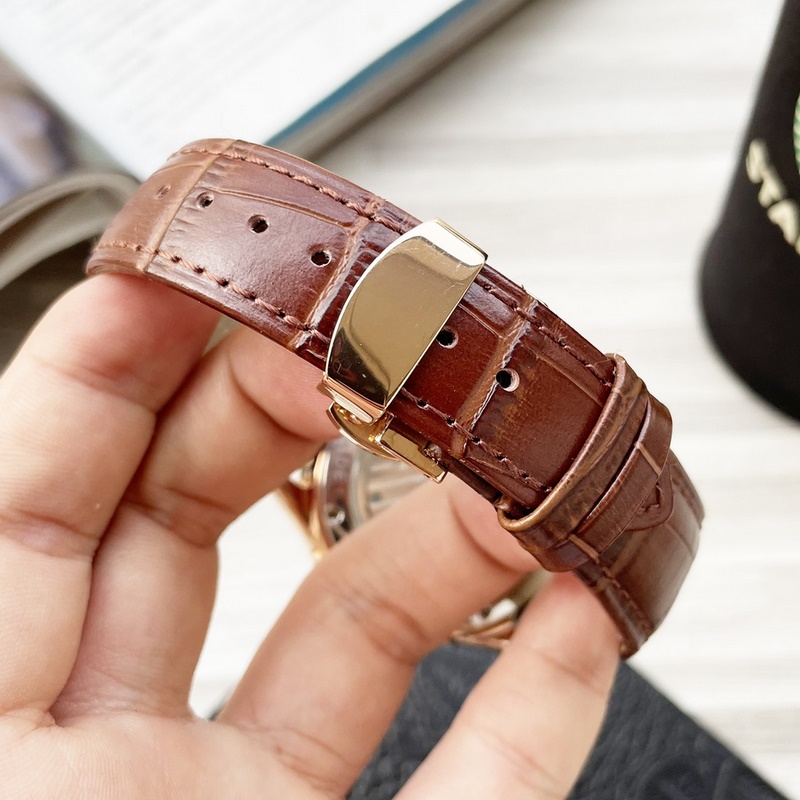 Jaeger-LeCoultre Master Control Big Date Luxury Classic Replica Watch-8