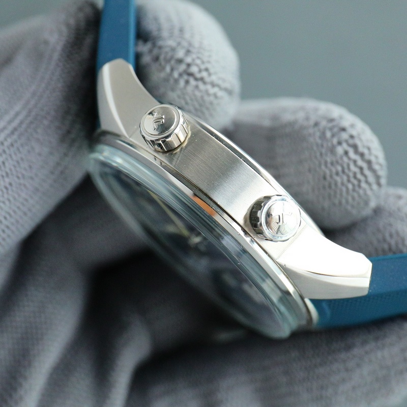 Jaeger-LeCoultre Polaris V3 41mm Stainless Steel Case with Streamlined Design-8