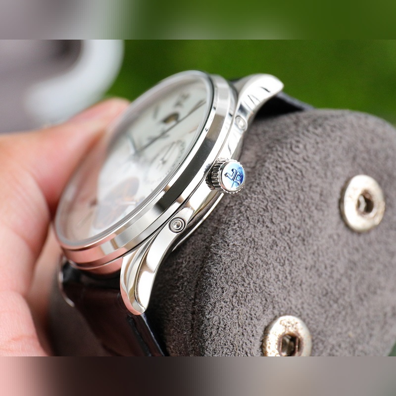 Jaeger-LeCoultre Master Ultra Thin Moon Multi-Function Luxury Men's Replica Watch-5