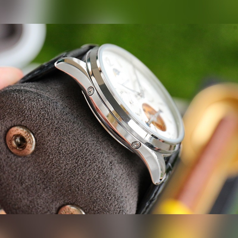 Jaeger-LeCoultre Master Ultra Thin Moon Multi-Function Luxury Men's Replica Watch-6