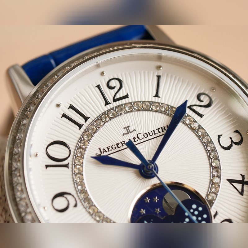 Jaeger-LeCoultre Rendez-Vous Moon Women's Replica Watch Elegant Moon Phase Timepiece-4