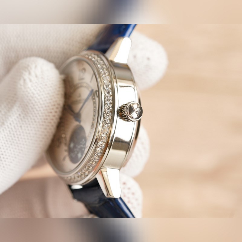 Jaeger-LeCoultre Rendez-Vous Moon Women's Replica Watch Elegant Moon Phase Timepiece-5
