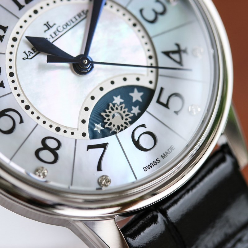 Jaeger-LeCoultre Rendez-Vous Moon Phase Replica Watch Elegant Luxury Timepiece-4