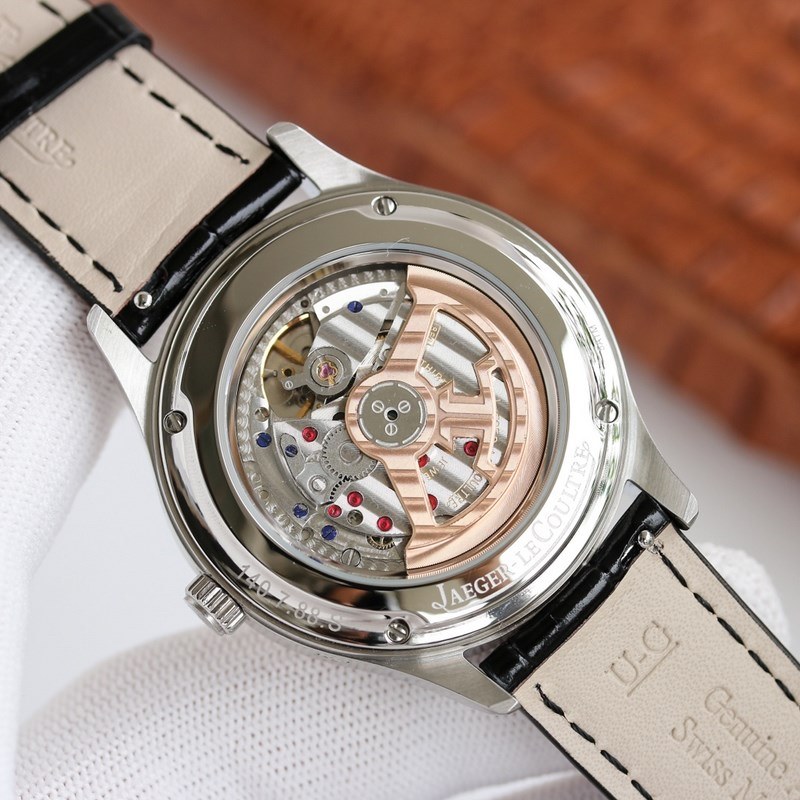 Jaeger-LeCoultre Master Calendar Elegant Luxury Timepiece-6