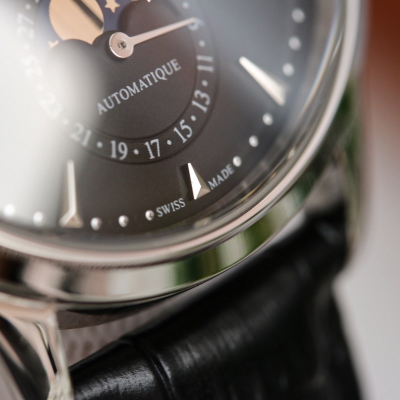 Jaeger-LeCoultre Master Series BD1 Moon Phase Replica Watch -4