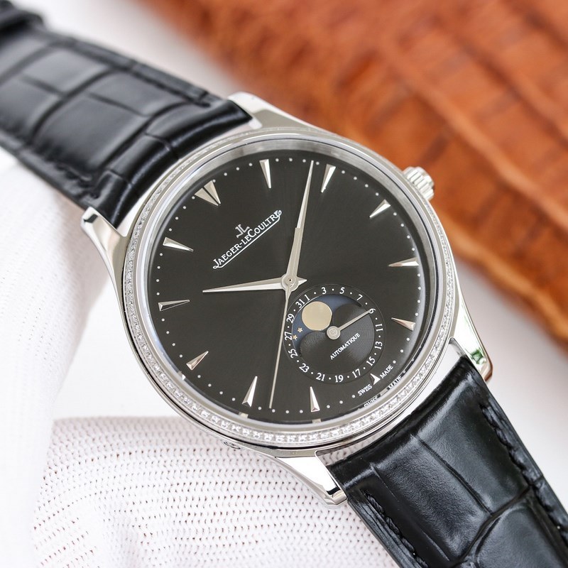 Jaeger-LeCoultre Master Moonphase 39mm Replica Watch with Dual Calendar Feature-2