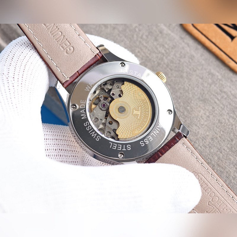 Jaeger-LeCoultre Classic Men's Replica Watch Grande Reverso Triple Time Elegant Design-7