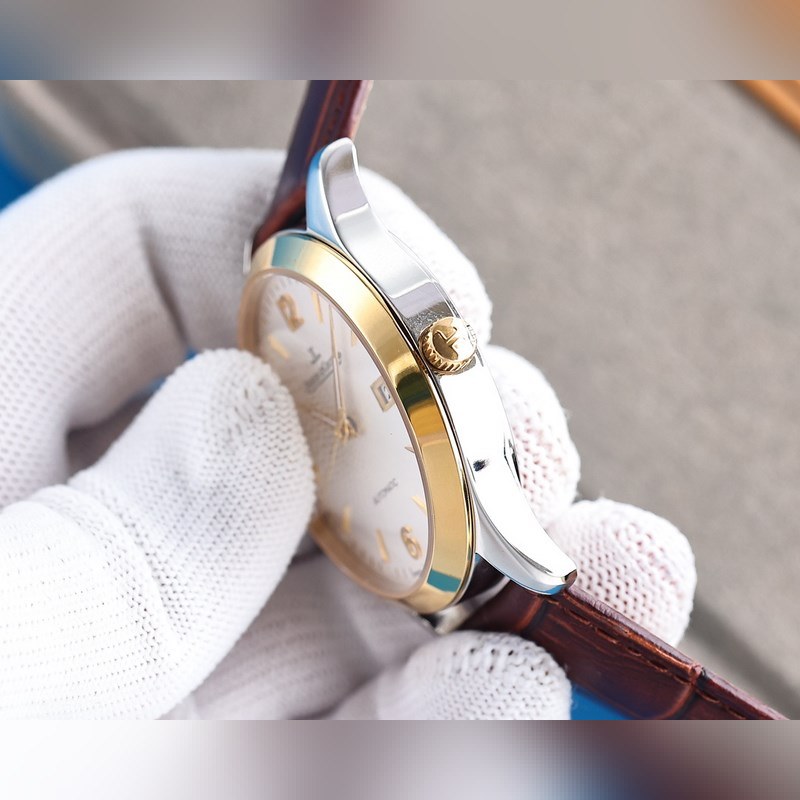 Jaeger-LeCoultre Classic Men's Replica Watch Grande Reverso Triple Time Elegant Design-8