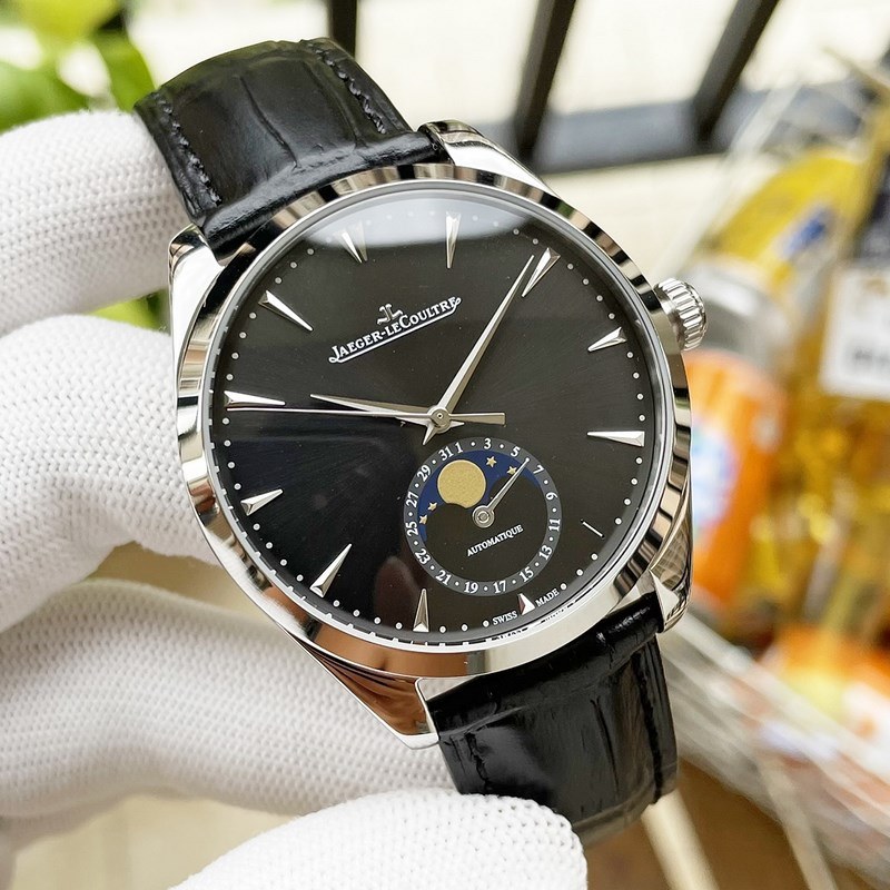 Jaeger LeCoultre Master Collection Men's Replica Watch Classic Three-Hand Design-2