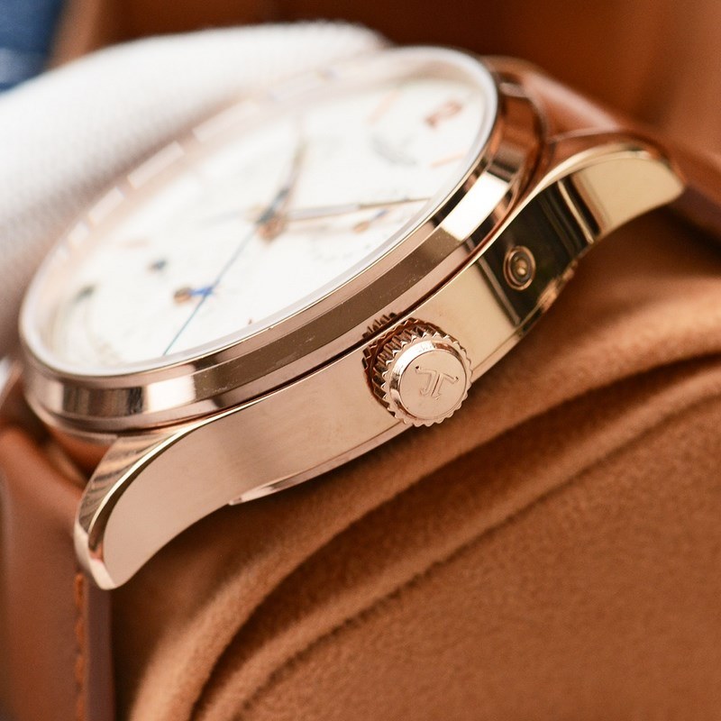 Jaeger-LeCoultre Master Series Multi-Time Zone Replica Watch Features-7
