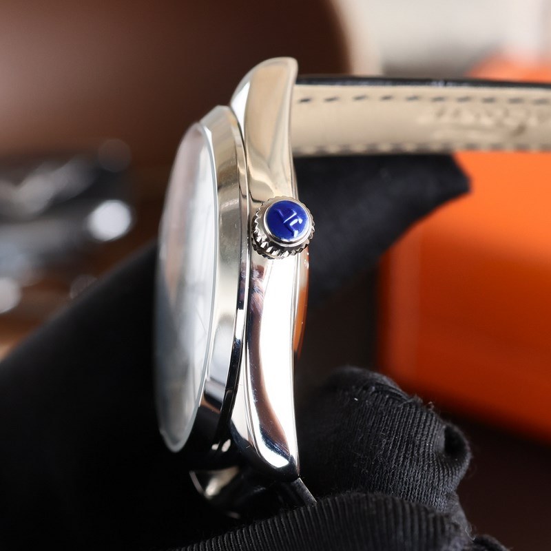 Jaeger-LeCoultre Master Ultra Thin 1238420 Elegant Slim Replica Watch-5