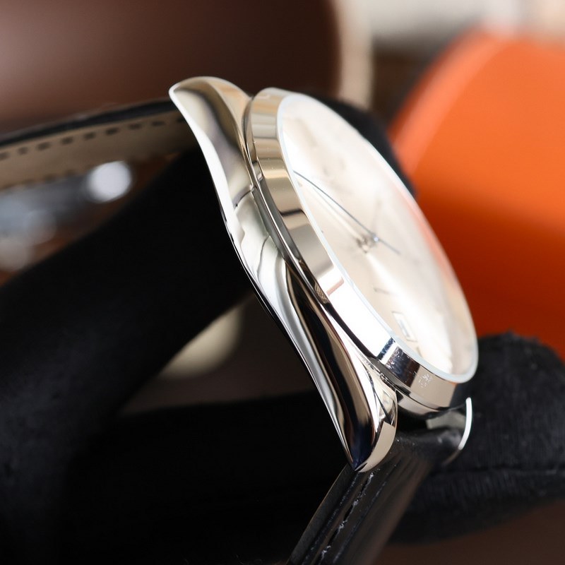 Jaeger-LeCoultre Master Ultra Thin 1238420 Exquisite Slim Replica Watch-6