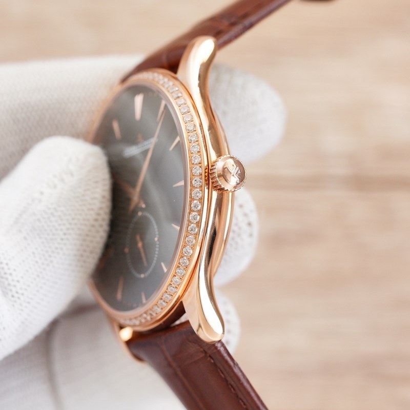 Jaeger-LeCoultre Master 40mm x 9mm Small Seconds Dial-4