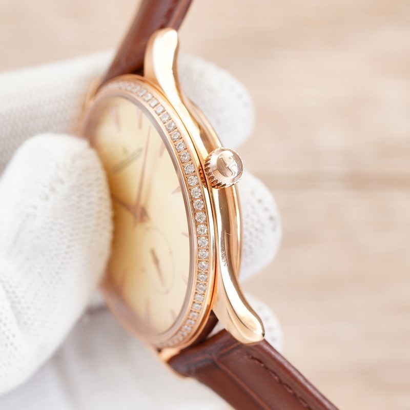 Jaeger-LeCoultre Master 40mm x 9mm Small Seconds Dial-4