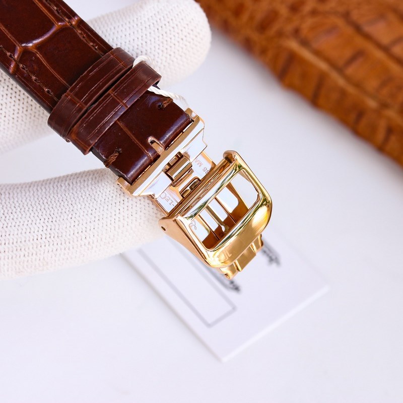 Jaeger-LeCoultre Master Series Replica Watch Quality Timepiece with Essential Features-8